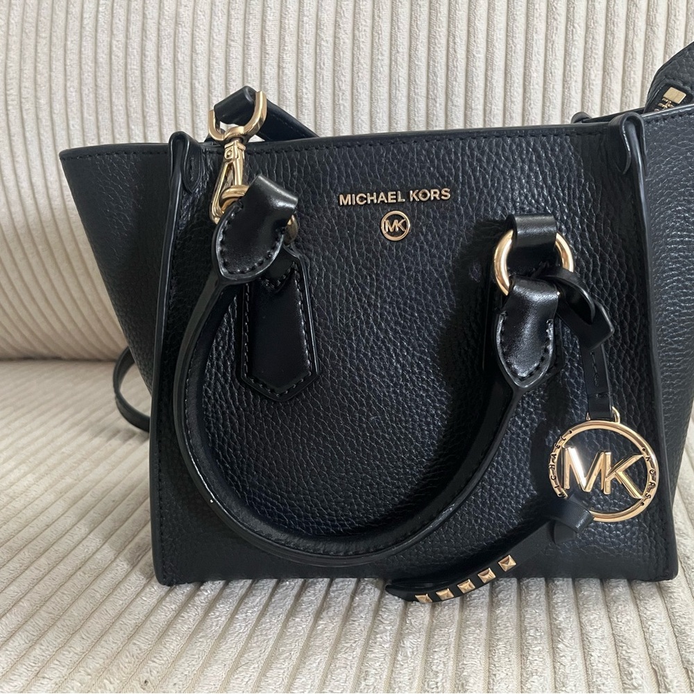 Black leather Purse, crossbody satchel, Michael Kors